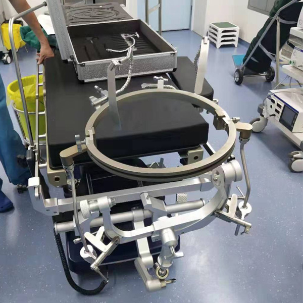 installation halo system and skull clamp.jpg